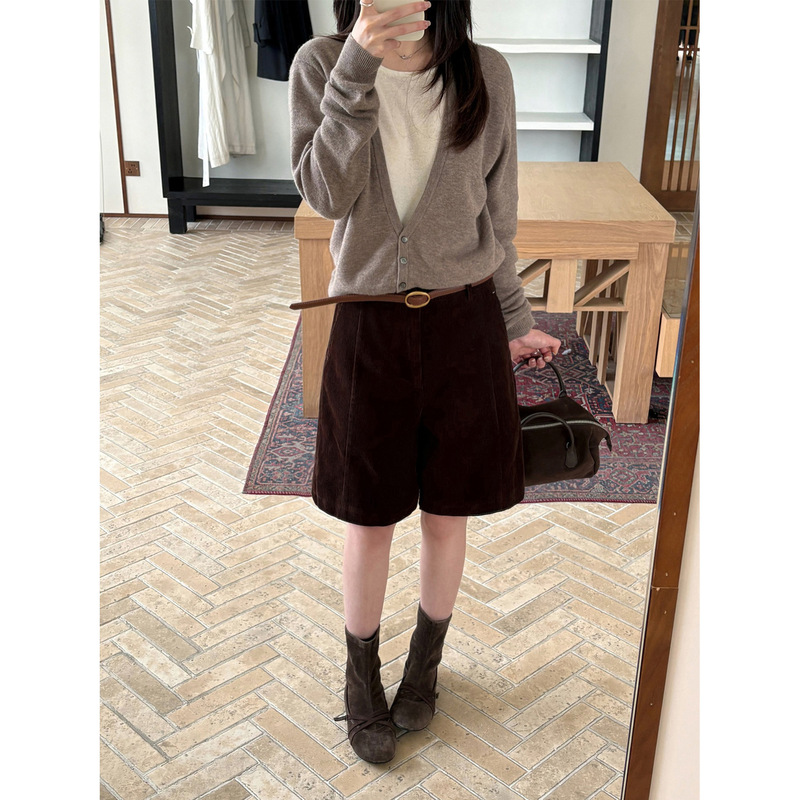 Han Xun Maillard Vintage Corduroy Bermuda Shorts 2026 Autumn High-Waisted Slimming Straight Pants 27504 Han Xun Maillard Vintage Corduroy Bermuda Shorts 2026 Autumn High-Waisted Slimming Straight Pants 27504