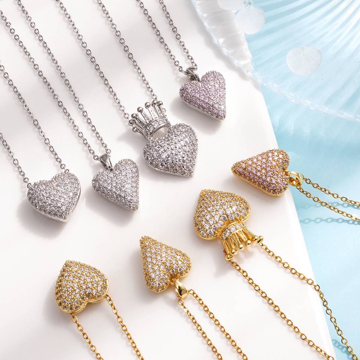 Fashion Necklace for Women, Heart-Shaped, Niche Design, Creative and Elegant, Simple Versatile Collarbone Chain Necklace Jewelry Wholesale
