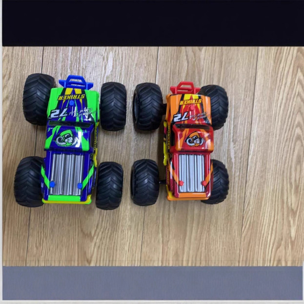 Transfronterizo 1: 28 cuatro vehículos controlados remotamente cuatro ruedas amortiguadores Bigfoot vehículo todoterreno modelo eléctrico para niños coche de carreras