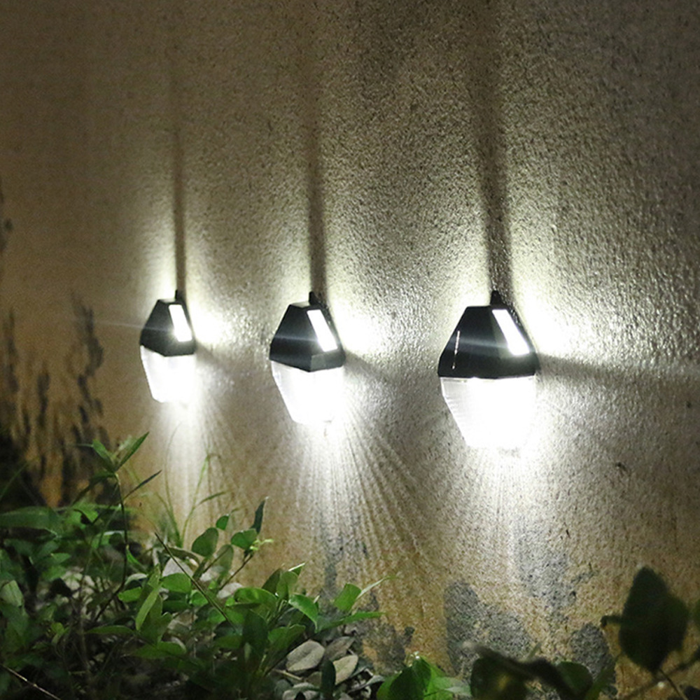 Nuevo solar impermeable lámpara de pared al aire libre patio brillante decorativo atmósfera lámpara de césped del hogar lámpara LED Tipo de inducción