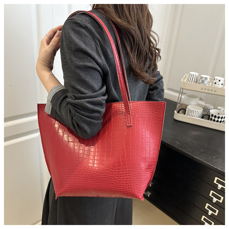 Borsa a secchiello donna con motivo coccodrillo borsa spalla_voghion.com