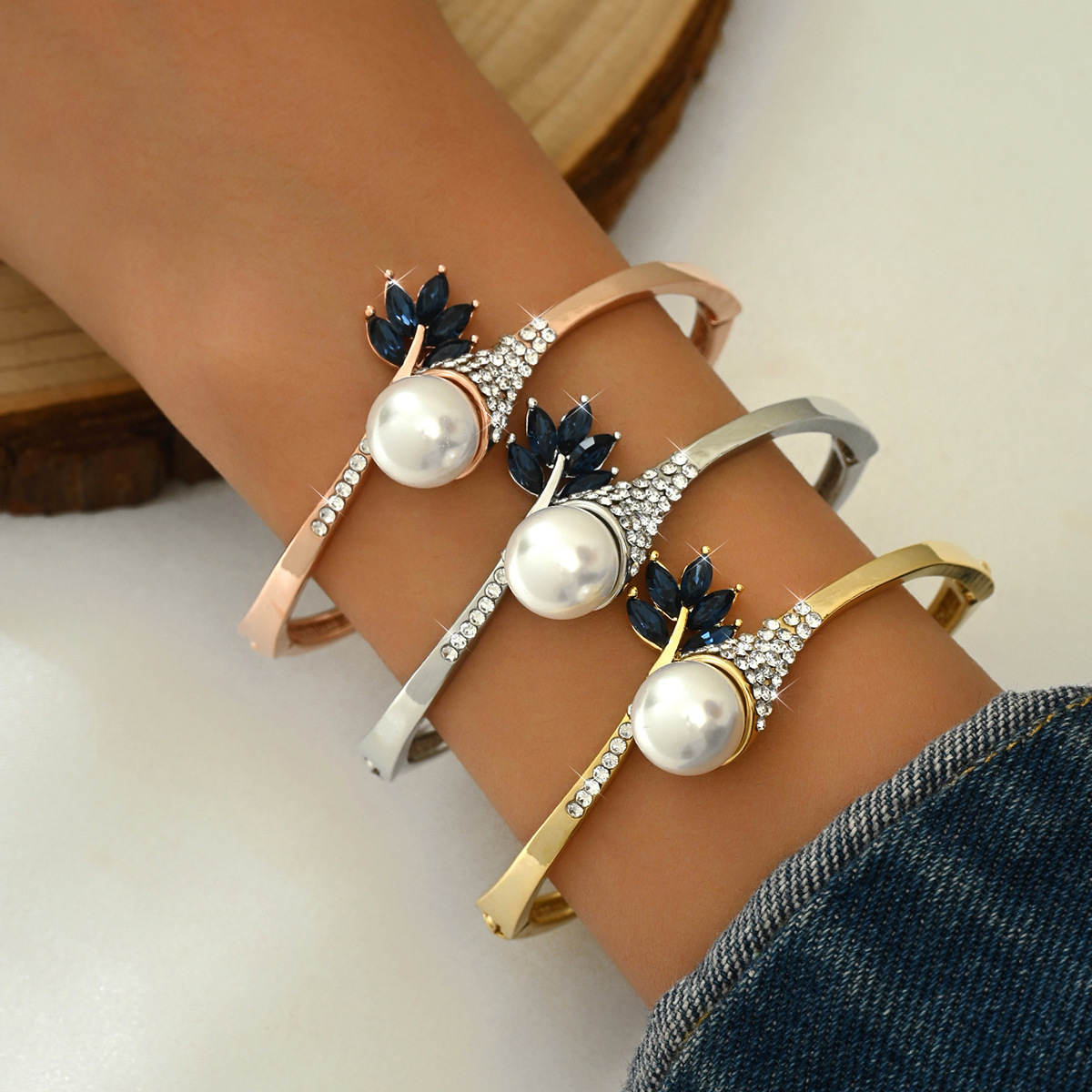 Europa y los Estados Unidos de venta caliente irregular y asimétrica serie de fabricantes de pulseras de diamantes de perlas venta directa al por mayor joyas de mano para mujeres image 1