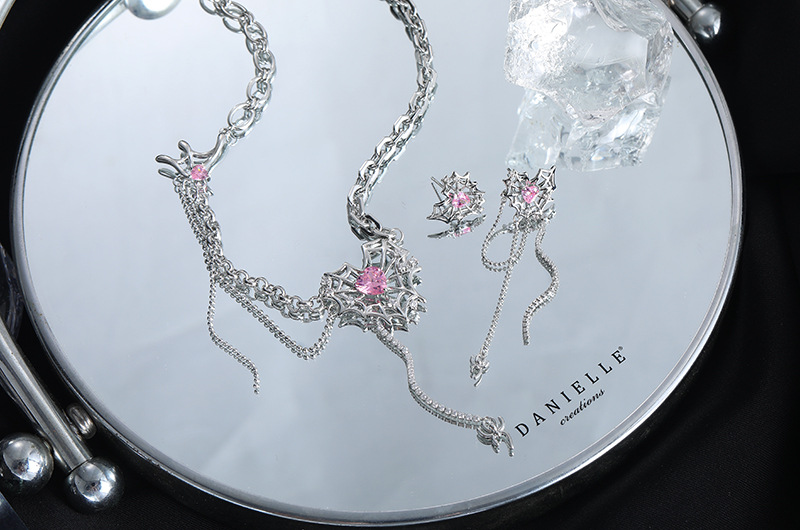 1 Pair Fashion Heart Shape Spider Web Copper Plating Hollow Out Inlay Zircon Womenu0027S Earrings Ne