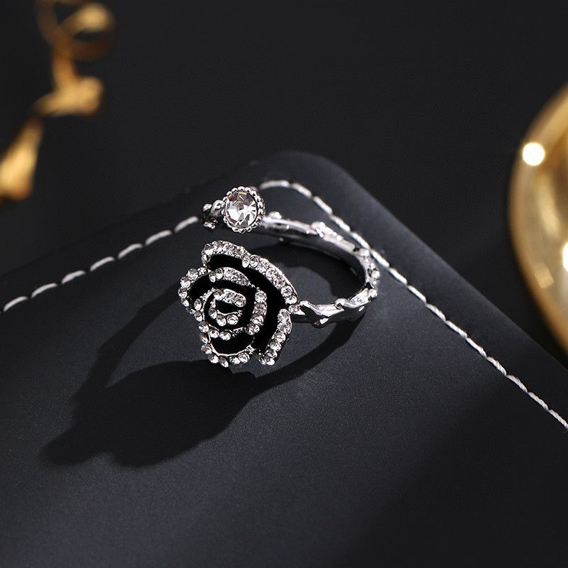 高版本925銀針+真金電鍍  黑色山茶花耳釘女復古輕奢高級感戒指