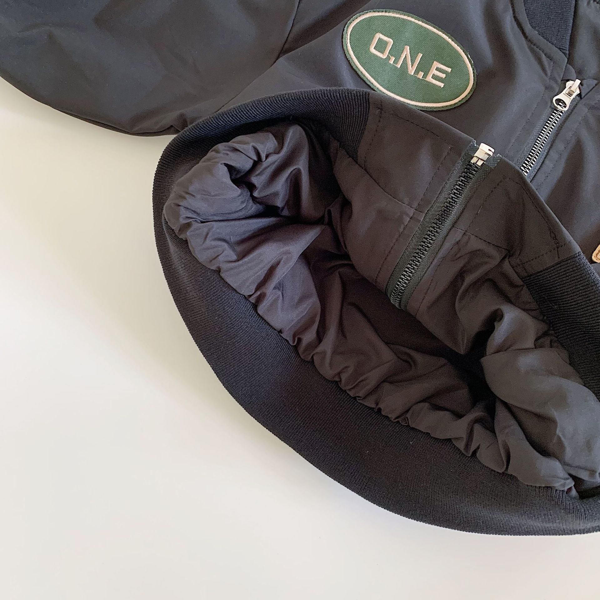 Chaqueta para niños Maibao 2025 primavera nuevo cárdigan impermeable al aire libre niño frito calle niño pequeño y mediano chaqueta estándar marea