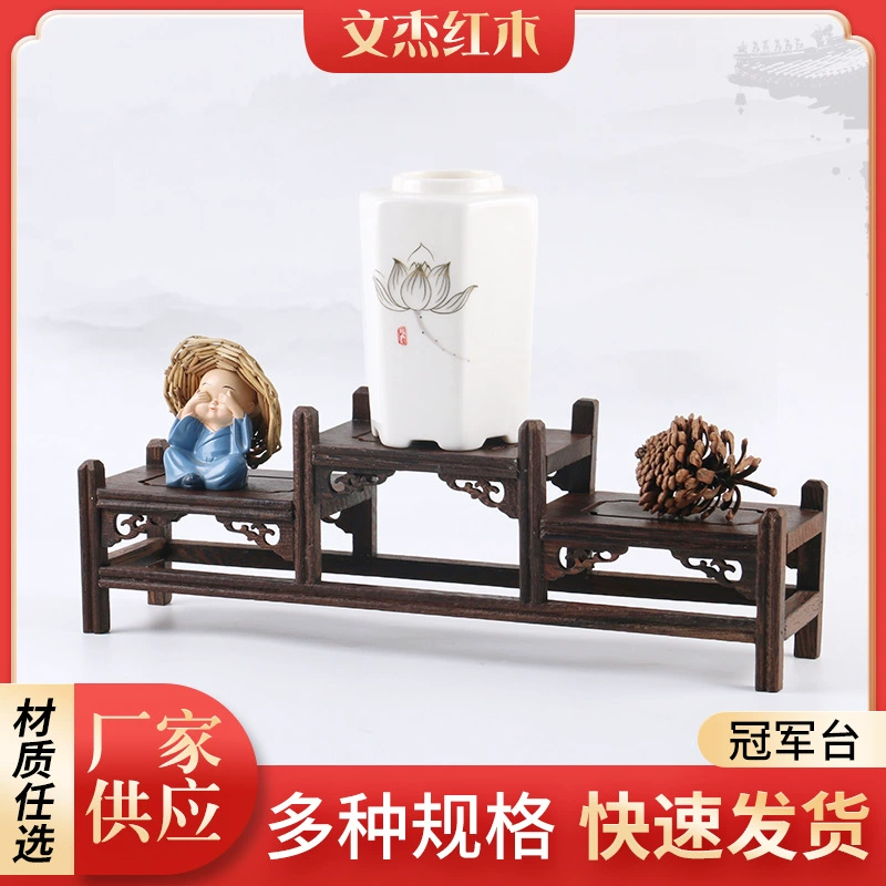 Стенд с куриными крылышками