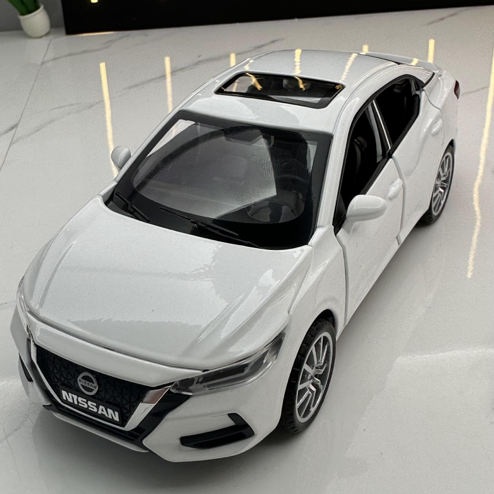 Zhongyuan xinghejin modelo de coche 1:32 Nissan Xuanyi sonido y luz Tire hacia atrás coche de juguete modelo de música decoración caja de polvo