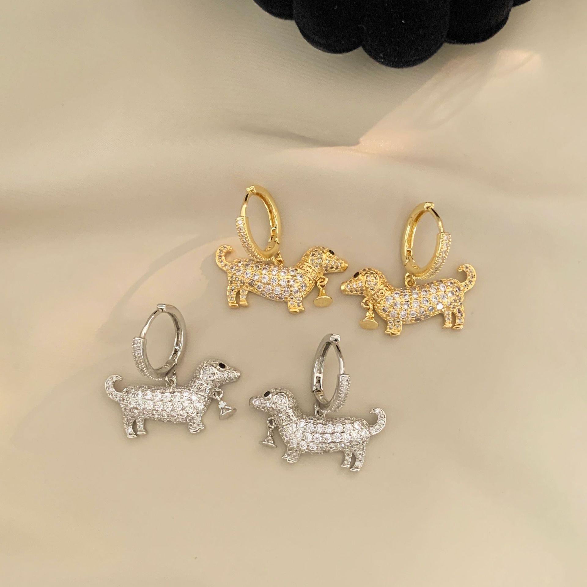 Fashionable sophisticated cartoon cute earrings pearl