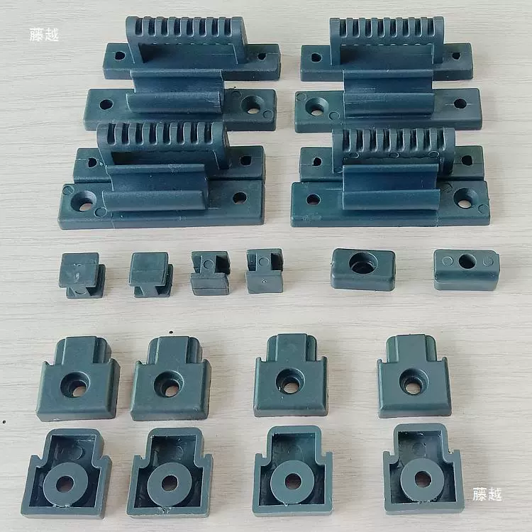 Invisible old-fashioned telescopic plastic pad with accessories railed, clips included
