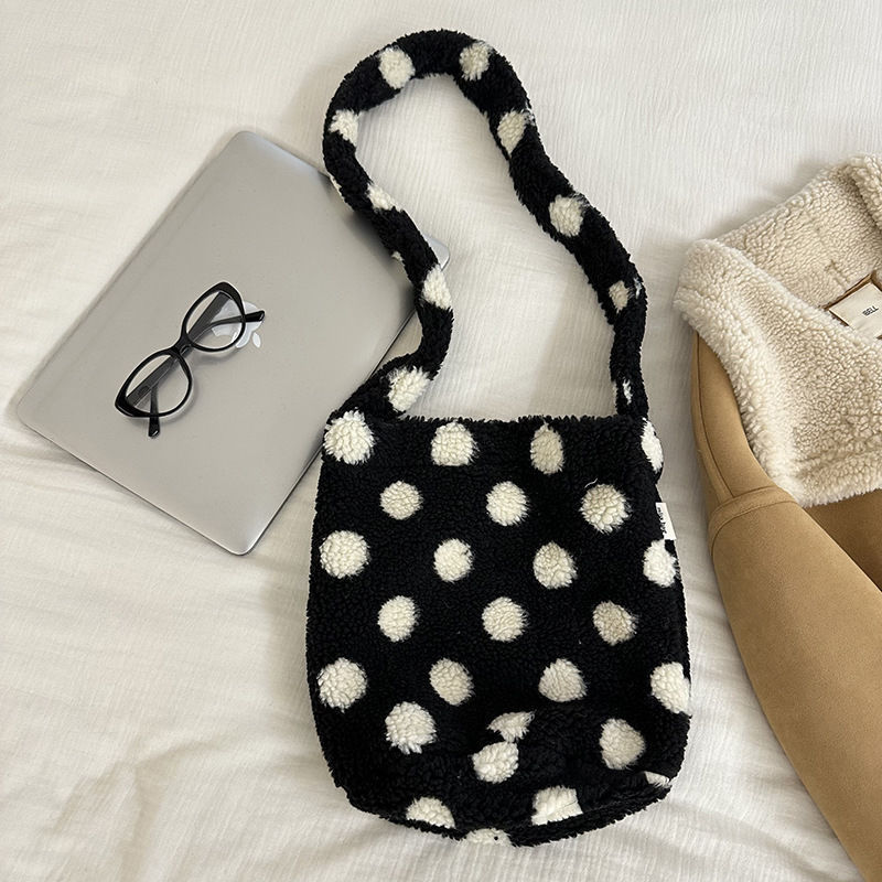 Versión coreana de ins otoño e invierno nuevo material de lana de gran capacidad bolso femenino tote, viento perezoso, viento perezoso, hombro inclinado, marea de bolso