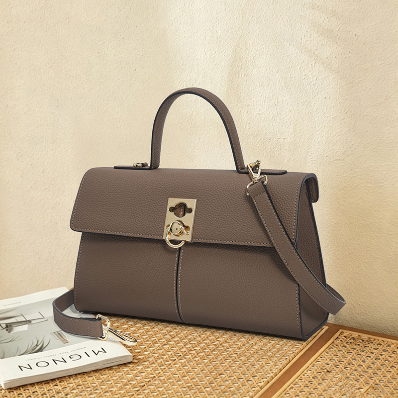 First-Layer Cowhide 2026 Spring/Summer Niche Retro Cowhide Women's Bag with a French Style, Simple Commuter Handbag, Shoulder Bag, Crossbody Bag First-Layer Cowhide 2026 Spring/Summer Niche Retro Cowhide Women's Bag with a French Style, Simple Commuter Handbag, Shoulder Bag, Crossbody Bag