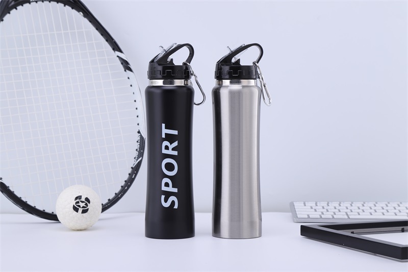 Isolerende rvs sportdrinkfles met handige sluiting_voghion.com