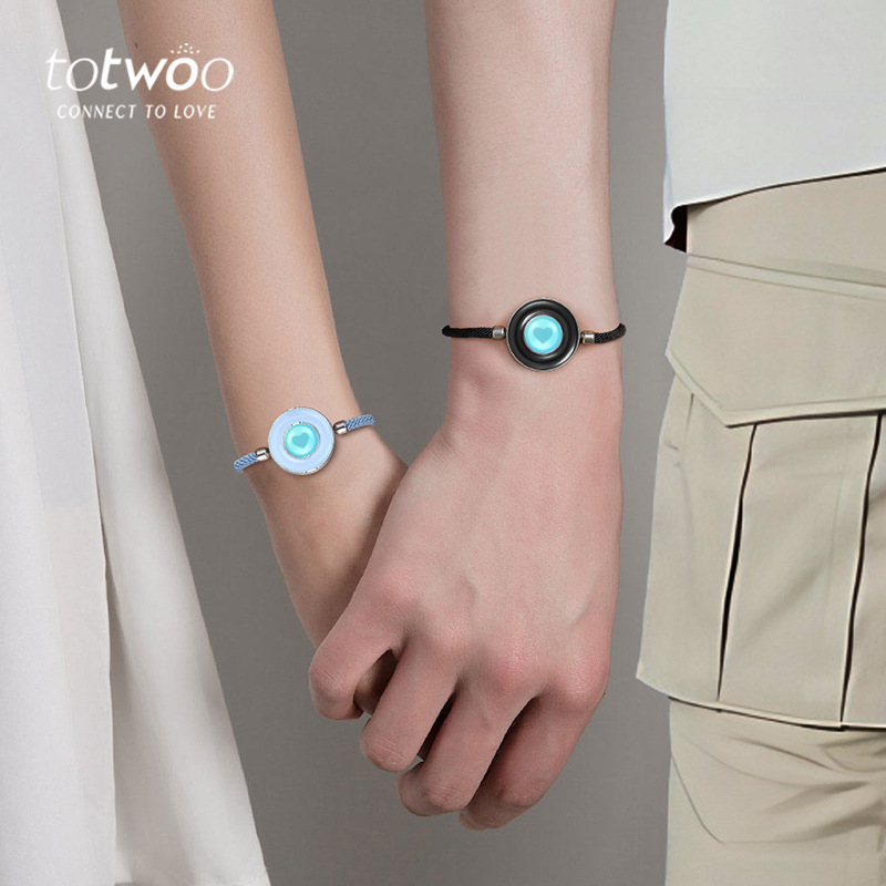 Totwo Intelligent Off-site Love Couple Induction Couple Bracelet Heartbeat Vibration Flash Gift for Men and Women