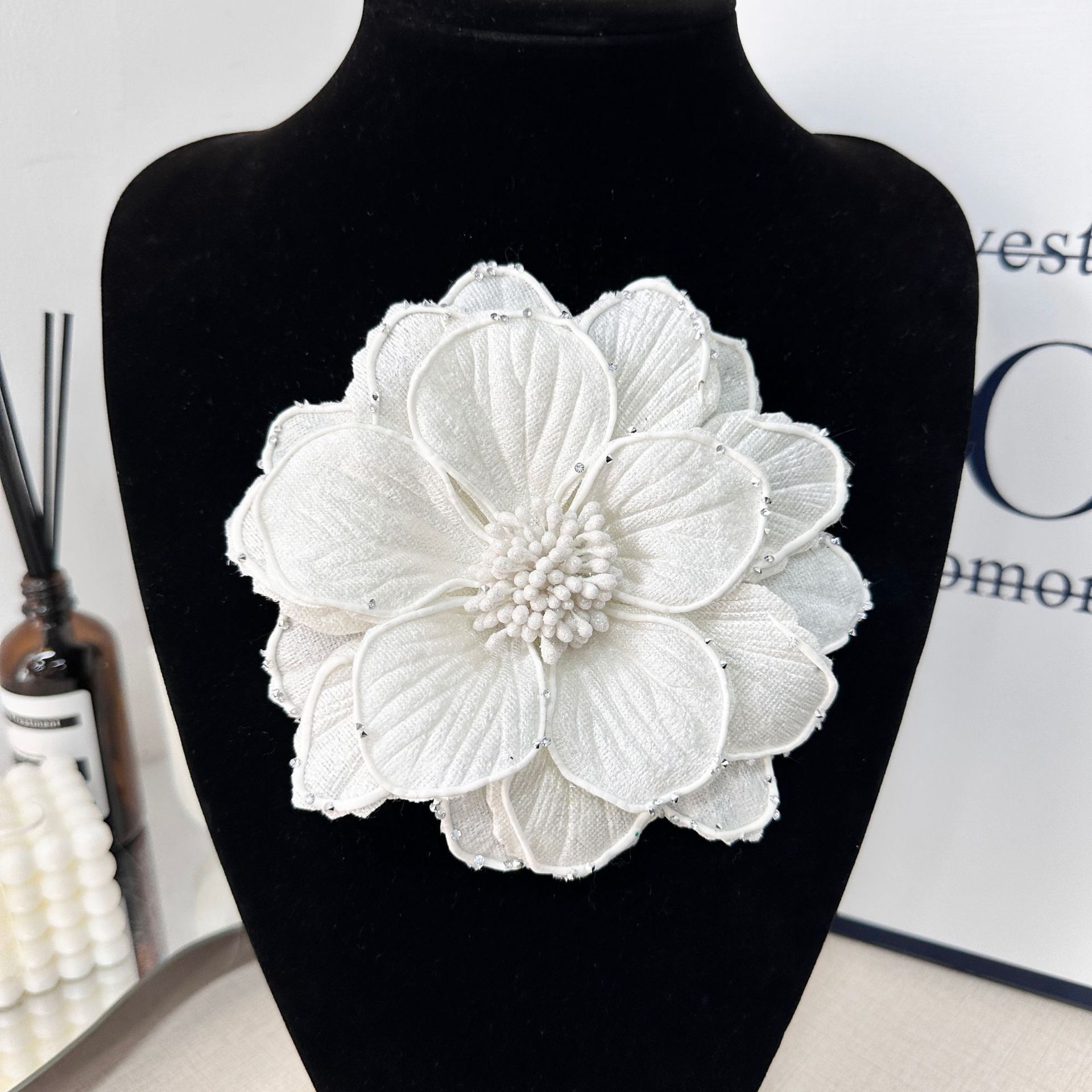 Accesorios para el cabello de malla con flores 3D exquisitos, disponibles en tres colores, de Guangzhou, dulces y versátiles, para decorar el cabello, zapatos, sombreros y bolsos.