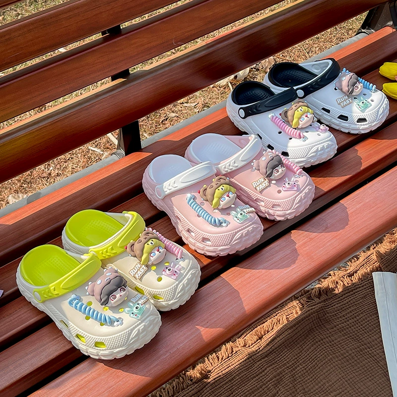 Пещерная обувь женская 2025 новая летняя сетка красная толстое дно, контратационный цвет мультфильм милый нескользкие детские холодные тапочки