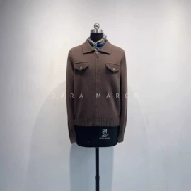 女式毛呢外套;休闲裤;女式羊绒外套