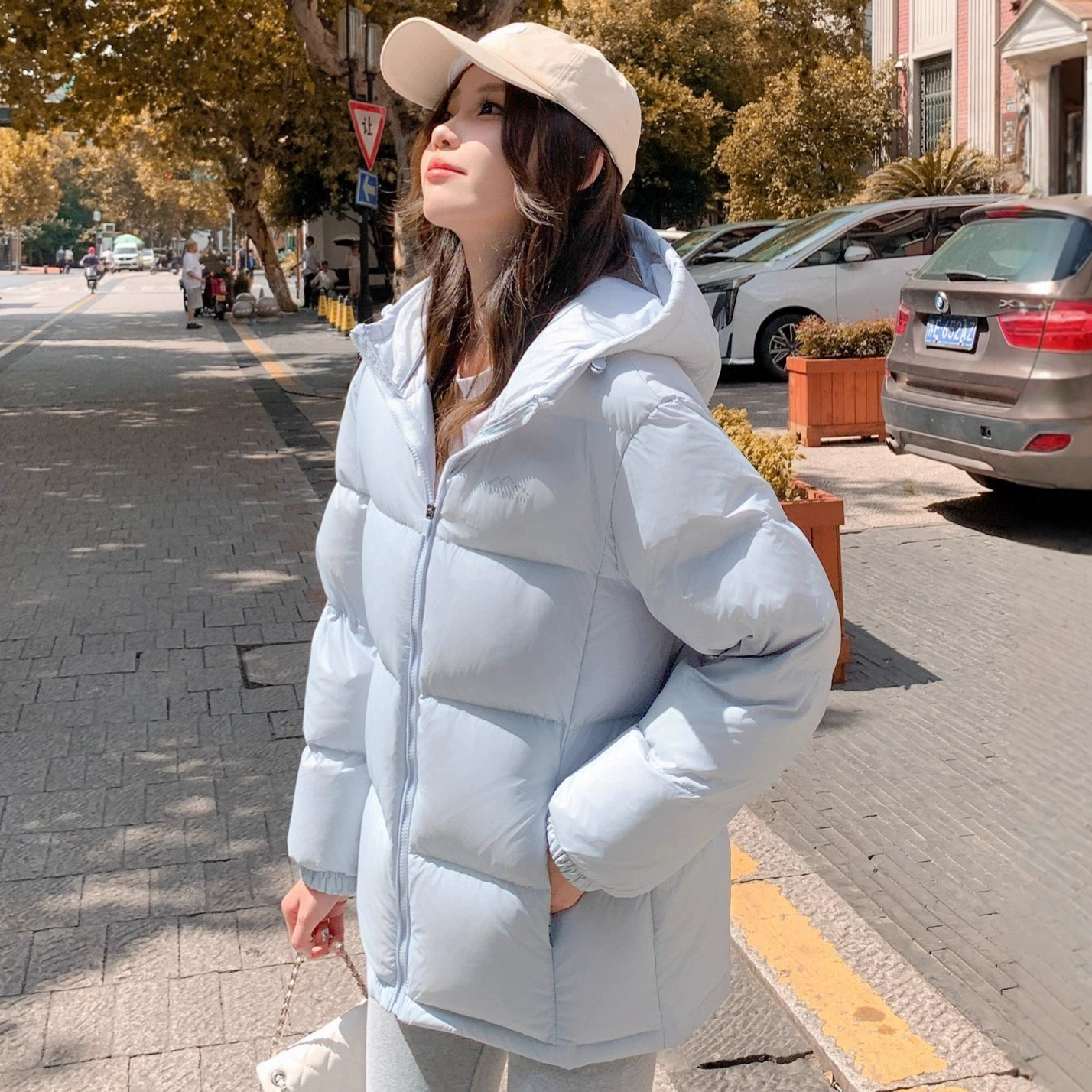 2025秋冬新款羽绒服90白鸭绒连帽男女款情侣面包服保暖羽绒外套