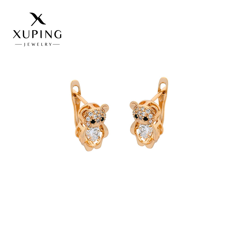 Los nuevos clips para orejas con diseño hueco tridimensional de circonita de Xuping, modernos y versátiles, con un diseño único.