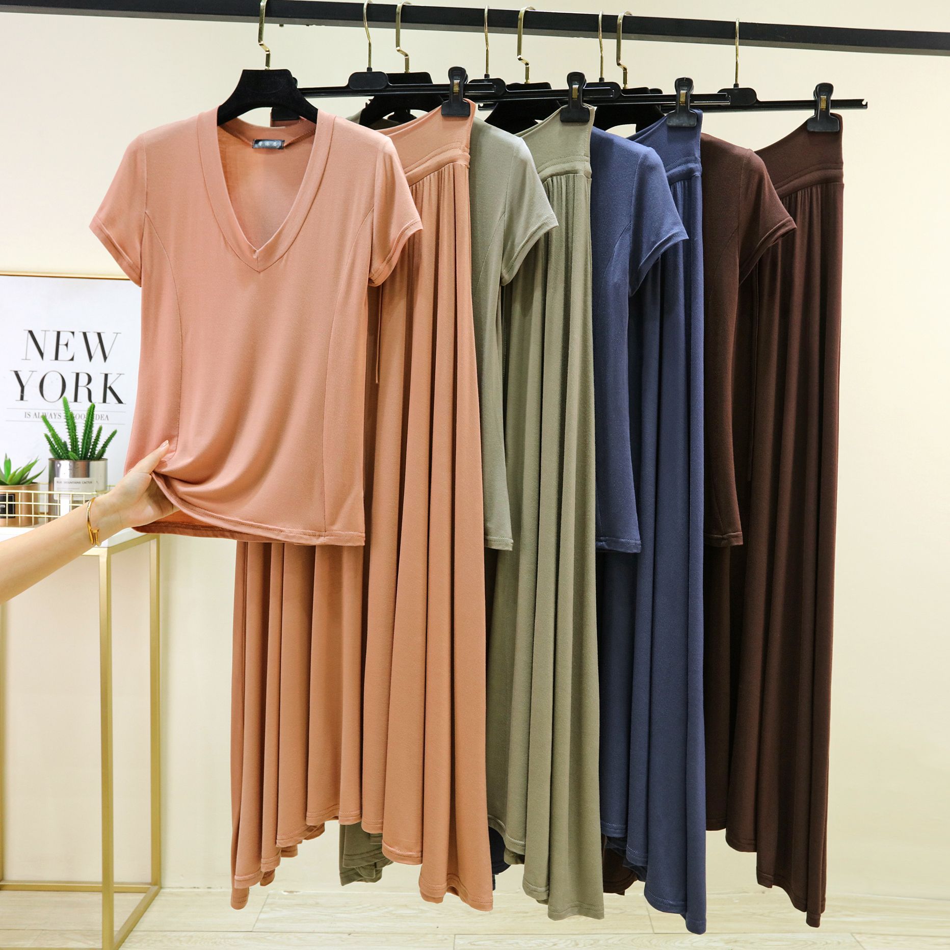 Yozning yangi V yaqqa qisqa oyoq T-shirt boshiga oʻta etagi katta o'lcham