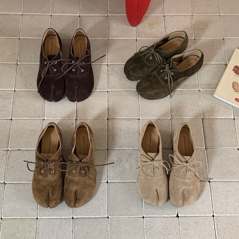 2026 retro lace-up pig-trotter split-toe loafers for women, versatile chunky heel Mary Jane deep-cut leather shoes for women