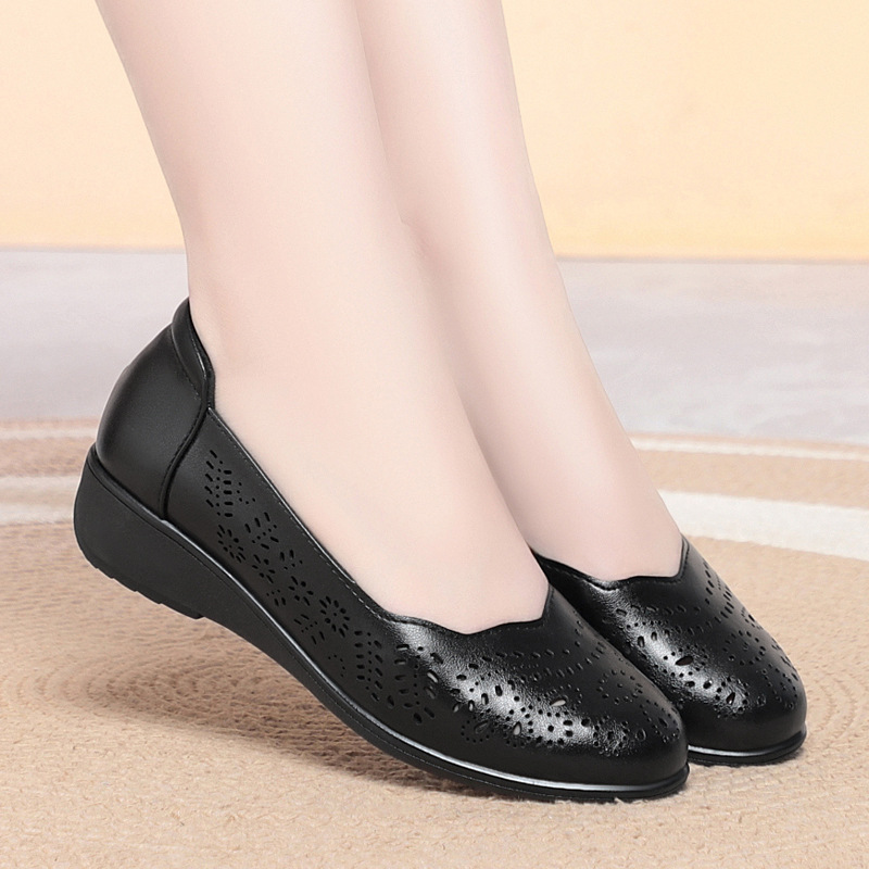 Giày nữ đế xuồng platform da thật mũi tròn, quai hậu, gót 5 cm, kiểu xỏ lỗ thoáng khí — Be (lỗ)