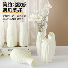 收纳盒;衣钩/挂钩;衣架