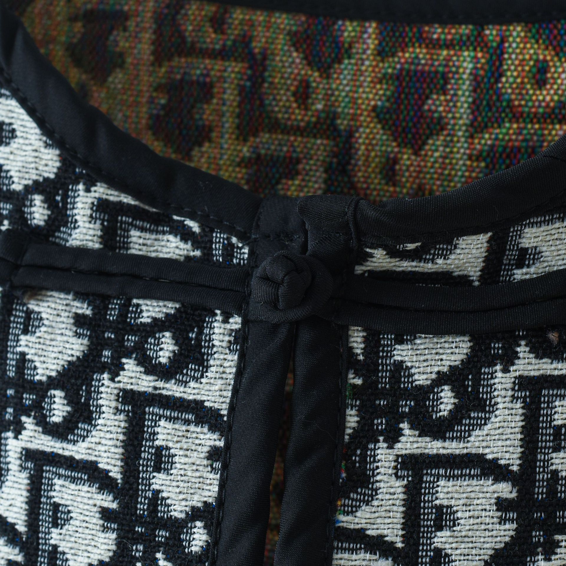 Moda de moda joven bordado cardigan chaleco primavera y otoño estilo coreano contraste color punto corto top