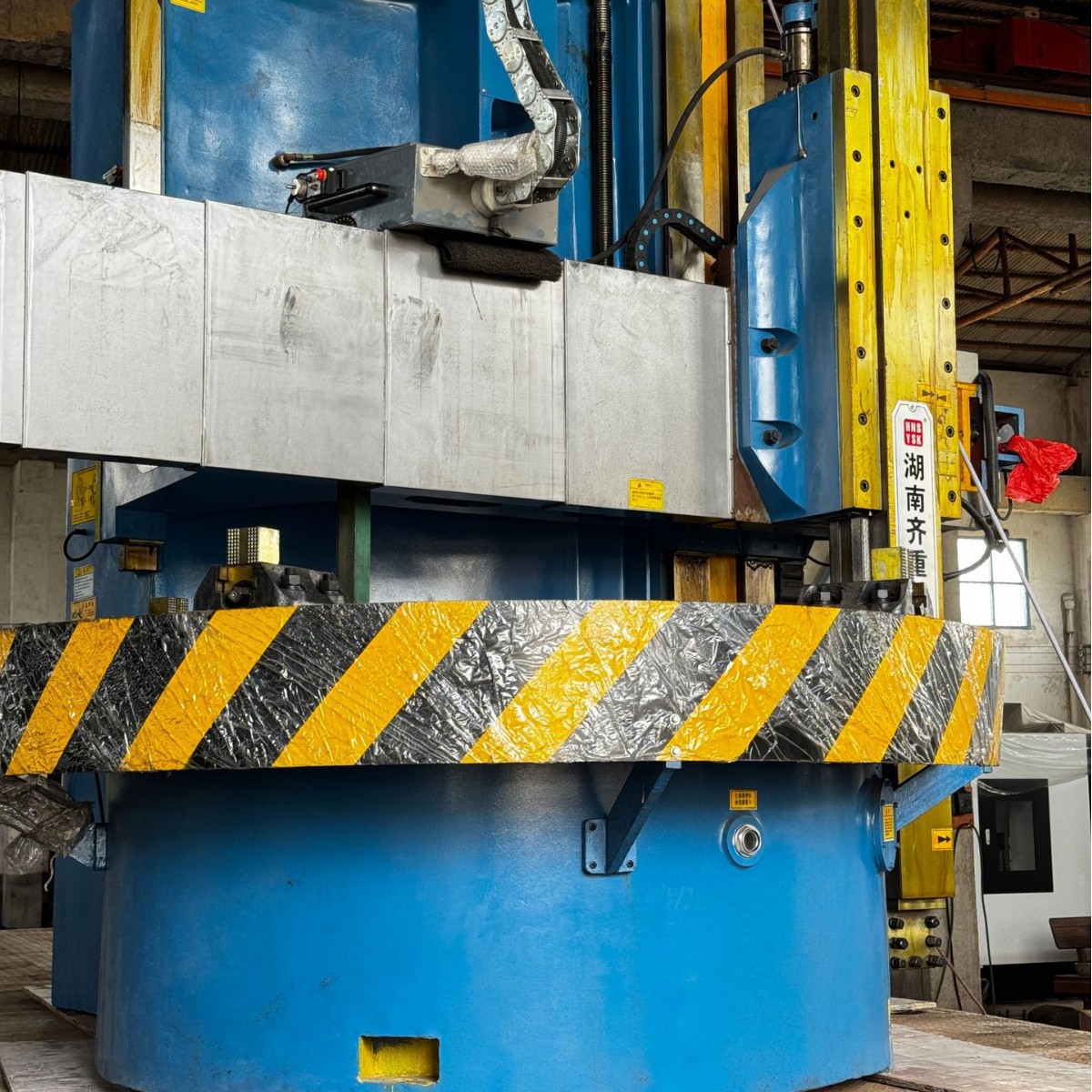 现货立式车床，1.6m立车，液压车床，二手立车机床附件齐床