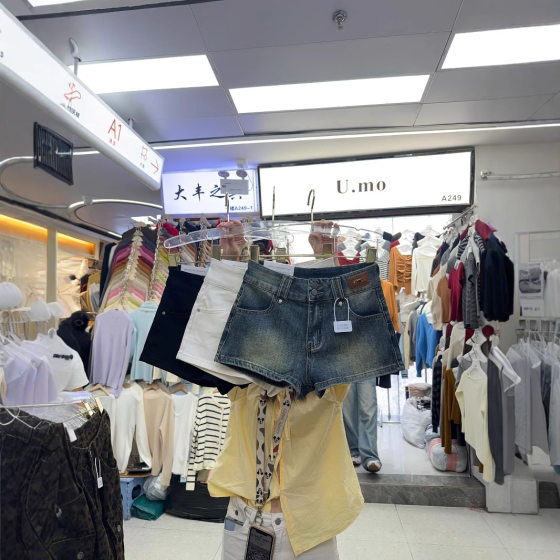 File real pictures 2025 high waist A Denim shorts women's hot girls slim high waist hip tight hot pants