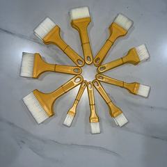 Thickened plastic paint brush, plastic yellow handle oil brush, non-shedding barbecue brush, hair transplanted small brush, cleaning oil brush