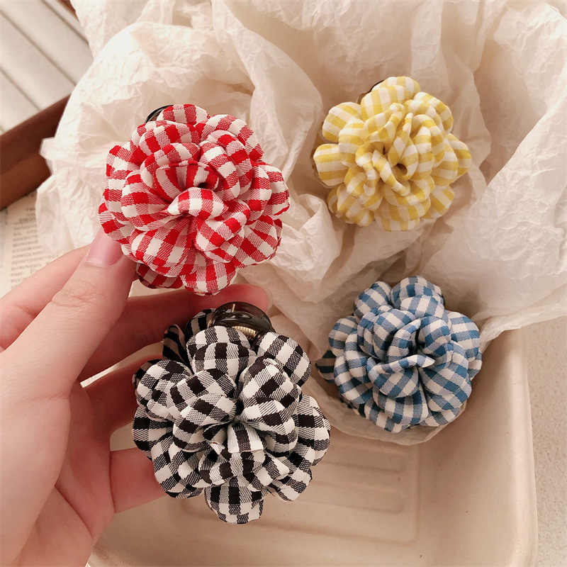 2025 nuevo clip de agarre pequeño de flor a cuadros tridimensional, clip de bola femenina, horquilla de medio amarre, clip de tiburón pequeño, accesorio para el cabello de flor de cabeza