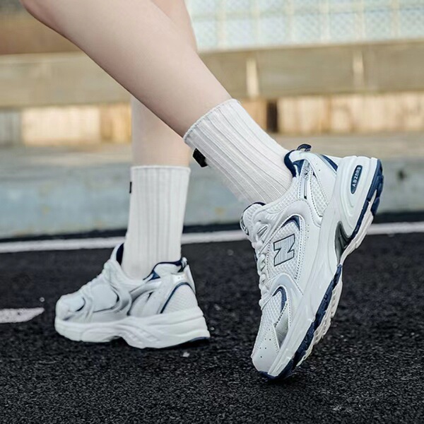 sports breathable shoes for men and women