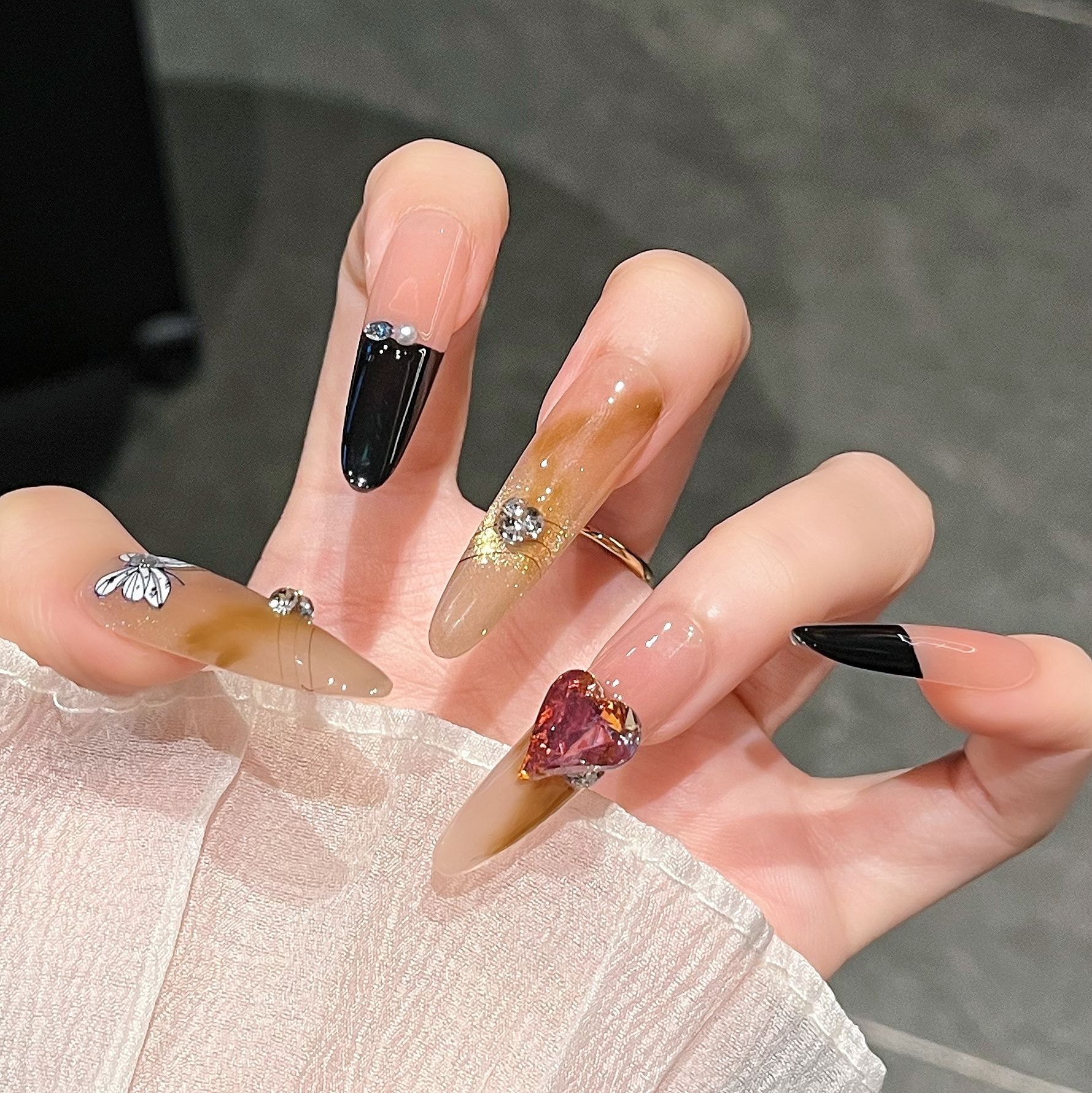 Explosión de nuevos productos puros hechos a mano para usar uñas lujosas francesas perforación caramelo ámbar temperamento blanco largo para usar manicure