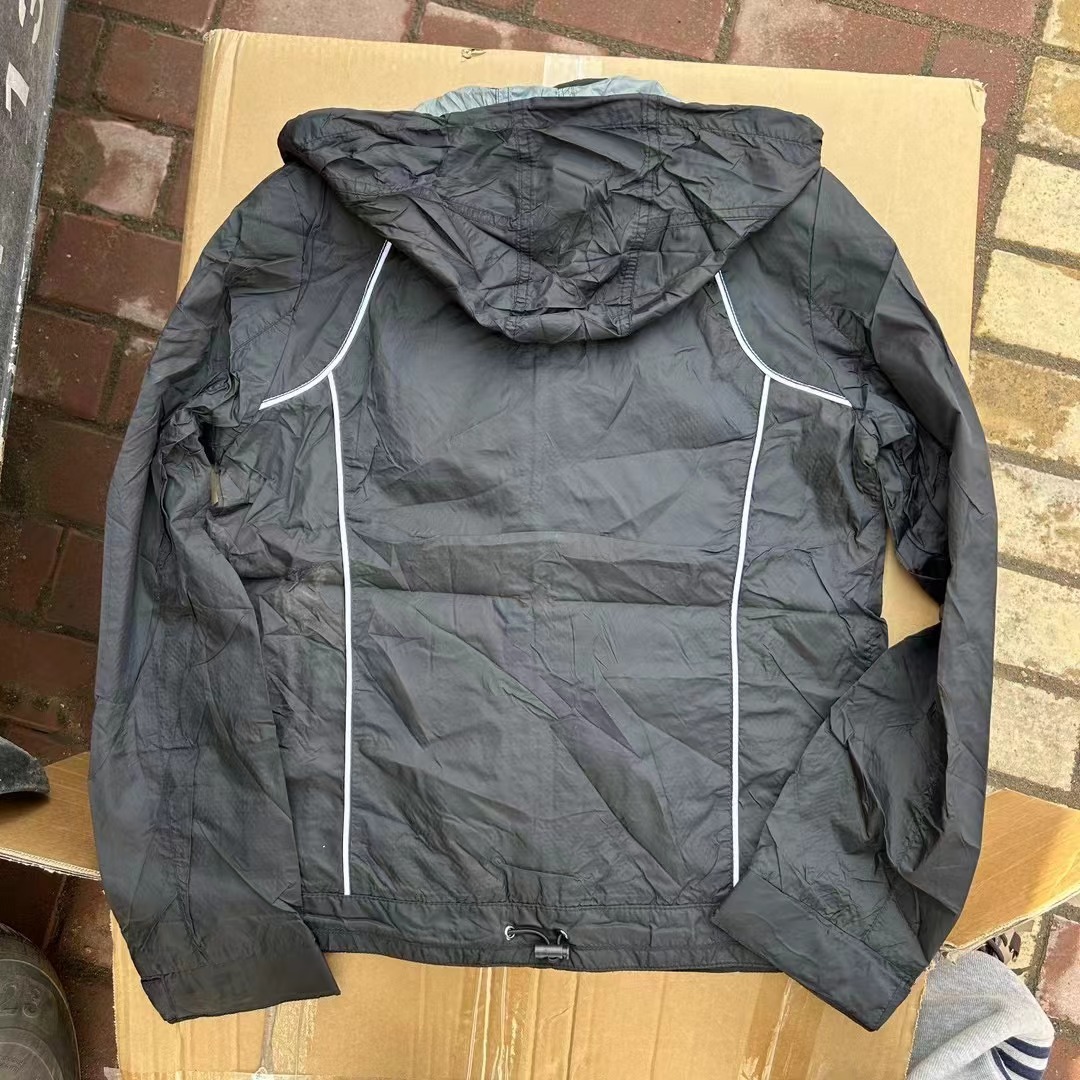 Chaqueta infantil 24 nuevos chaqueta encapuchada de niños de primavera y otoño chaqueta simple coreana