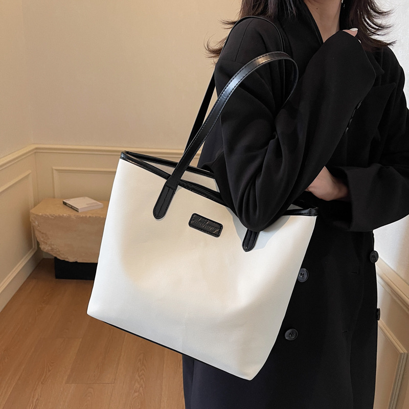 Bolso de gran capacidad de pase de alta calidad 2024 nuevo bolso femenino casual estilo occidental bolso de hombro salvaje bolso popular