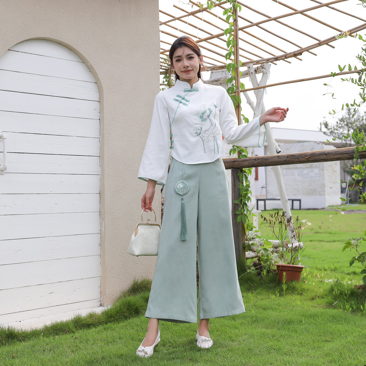 Autumn and Winter New plus size Women's Retro New Chinese Ethnic Style Tang Dress Improved Cheongsam Embroidered Wide Leg Pants suit