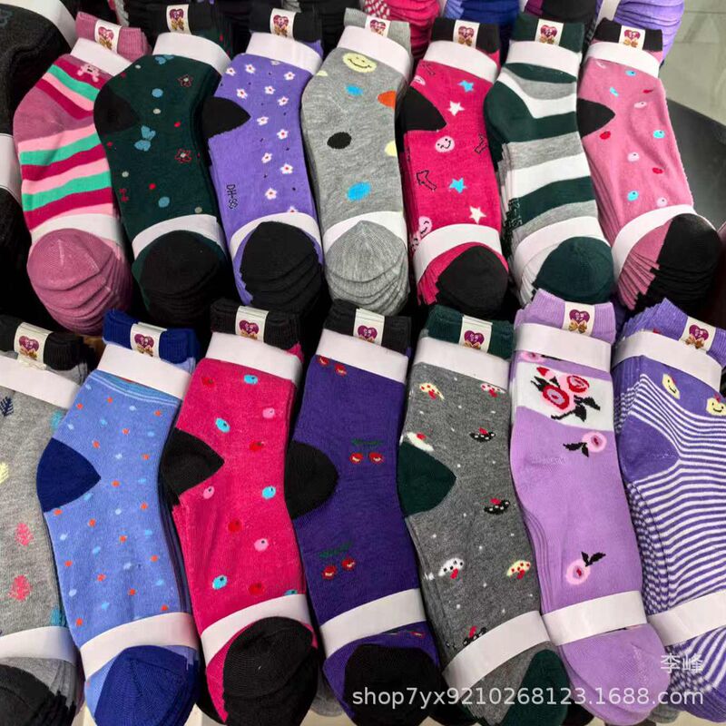 Women's socks autumn and winter new middle-aged and elderly foreign trade loose socks supermarket activity stall night market running volume in stock wholesale Women's socks autumn and winter new middle-aged and elderly foreign trade loose socks supermarket activity stall night market running volume in stock wholesale
