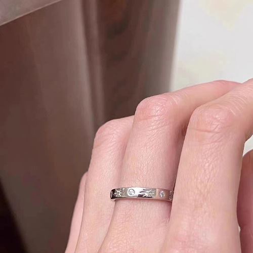 Small Red Book Style Eight-Pointed Star Ring for Women, INS Unique Design, High-End Minimalist Diamond Setting, Very Sparkling, Index Finger Ring