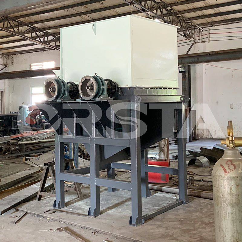 矿泉水瓶预洗加破碎回收生产线；PET塑料瓶破碎清洗回收设备