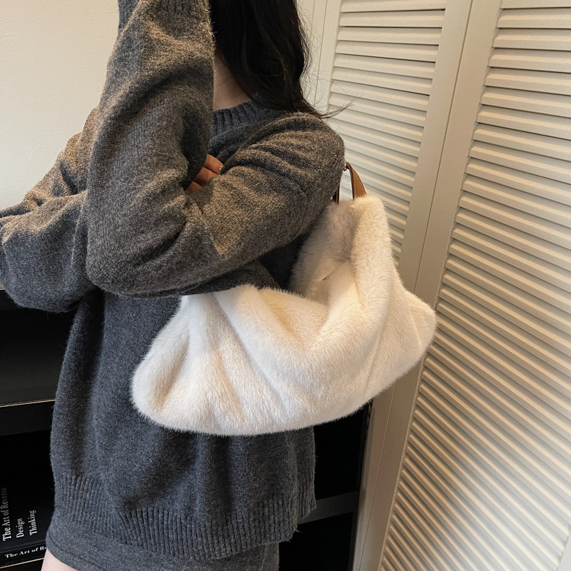 Otoño e invierno perezoso bolso de peluche para mujeres 2025 nuevo bolso plegable de mano de gran capacidad bolso de hombro bolso de lana
