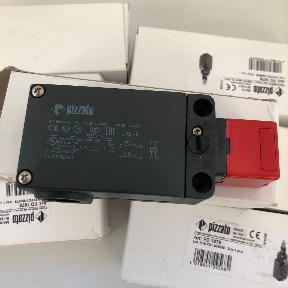 PIZZATO限位开关FG 60GD7D0A-F28 FG 60TD1E1A FL 593-F7M2