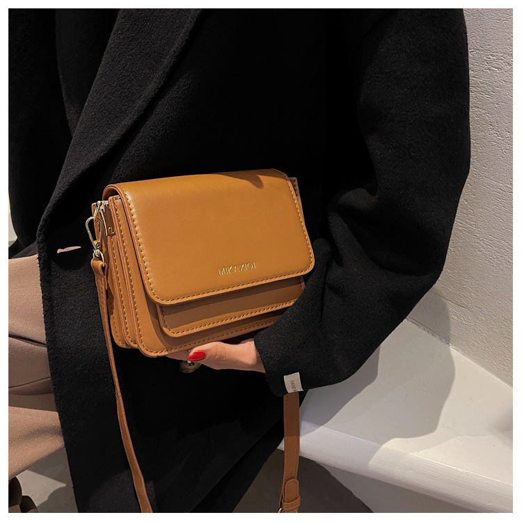 This Year's Popular Bag New Fashion Retro Messenger Bag Popular Western Style Niche Shoulder Bag display picture 9