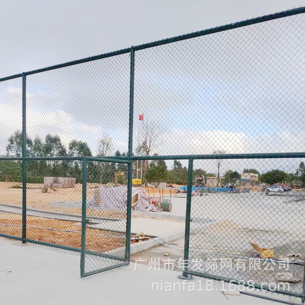 工厂直销小区花园防护勾花护栏 3m高包塑编织足球场围网