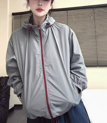 회색