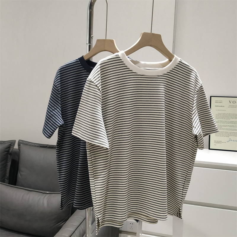 Autumn short sleeve T-shirt with a round collar