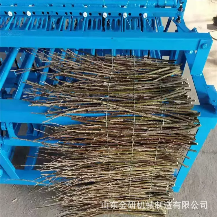 1.8米新款电动草帘机 薄厚可调芦苇编织机运输铺盖编草苫子机