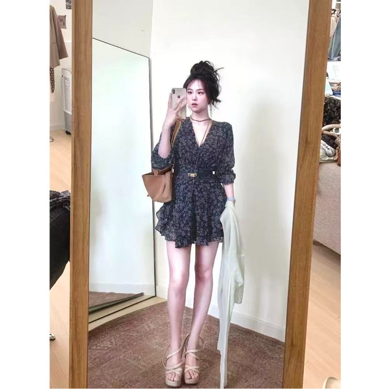 法式复古高级感V领碎花连衣裙子女设计感小个子气质收腰短裙秋季|undefined