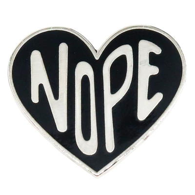 Popular Foreign Trade Item: Personalized Metal Brooch, Enamel Lapel Pin with a Unique Heart Design, Black Heart-Shaped Badge for Backpack Decoration