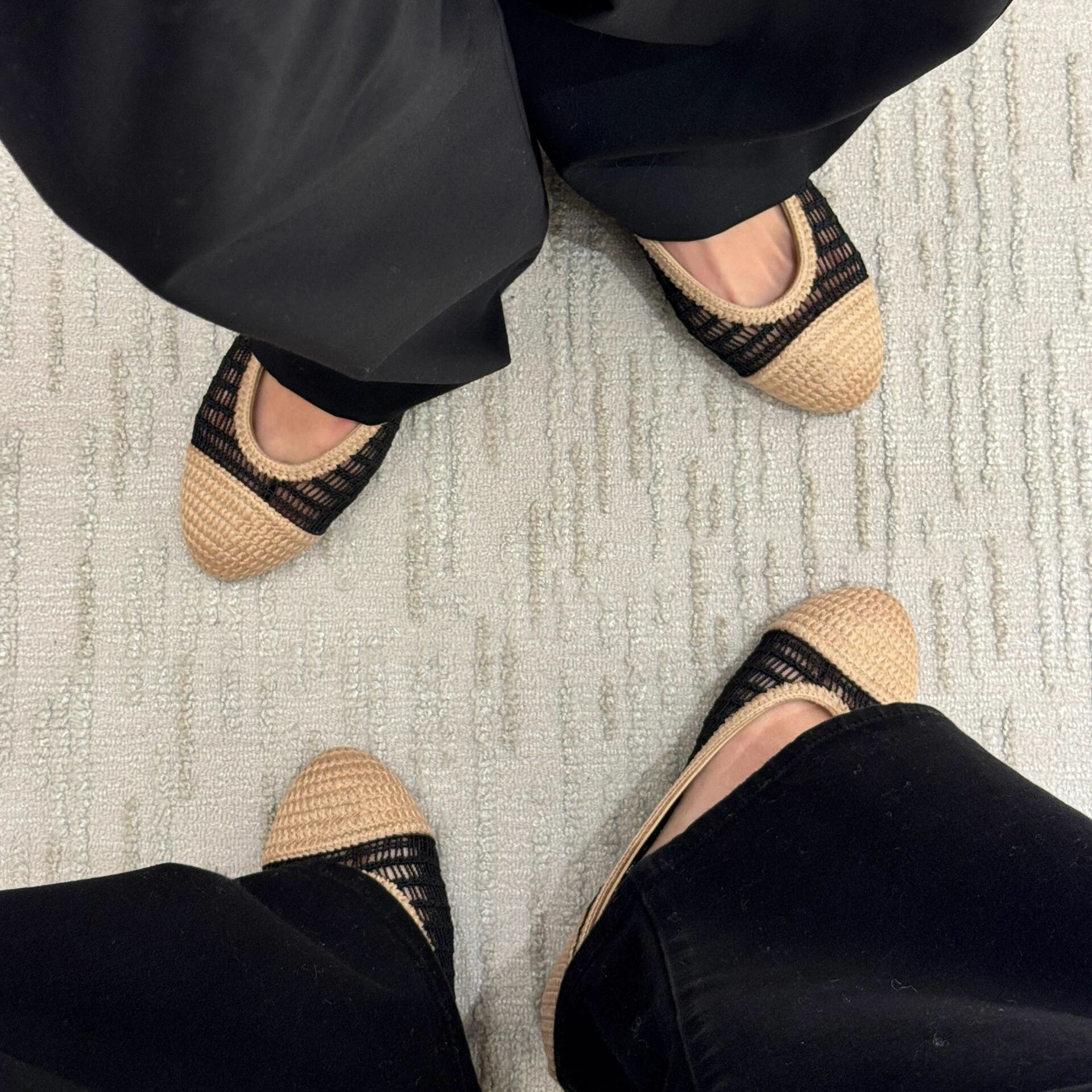 Женские балетки из натуральной кожи Xiaoxiangfeng, модель «Овчина», с сетчатой вставкой, весенние, с вырезами, на плоской подошве, в стиле Мэри Джейн.