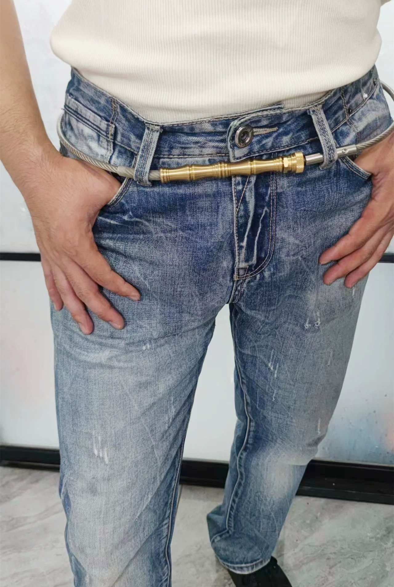Portable wire whip tangled waist self-defense hidden tactic whip car outdoor anti-wild dog female legal weapon tool